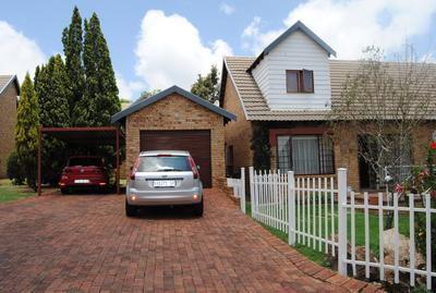 Townhouse For Sale in Monument, Krugersdorp