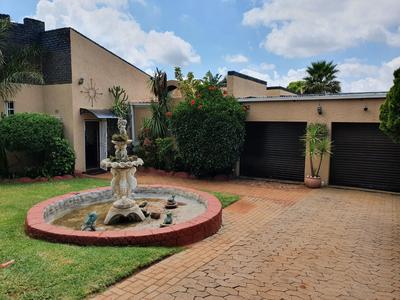 House For Sale in Silverfields Park, Silverfields, Krugersdorp