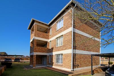 Apartment / Flat For Sale in Strubensvallei, Roodepoort