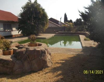 House For Sale in Horison Park, Roodepoort