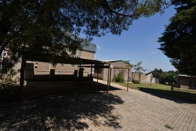 Commercial Property For Sale in Tres Jolie, Roodepoort