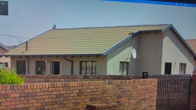 House For Sale in Kagiso, Krugersdorp