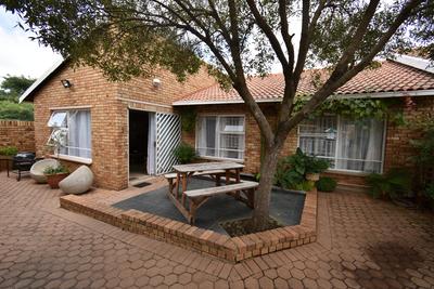 Townhouse For Sale in Krugersdorp North, Krugersdorp